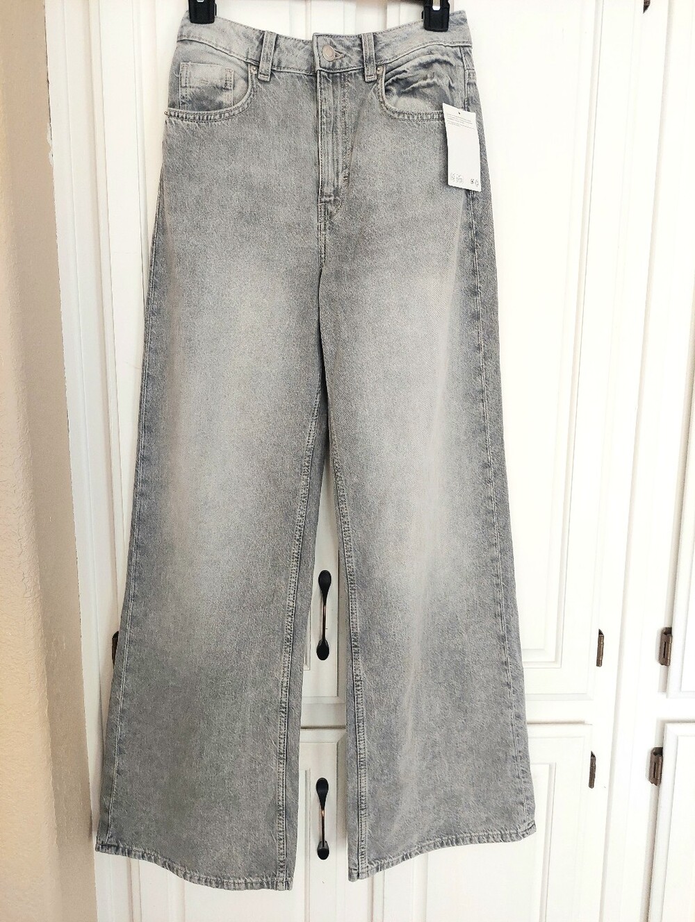 H&M Divided Light Gray Denim Jeans Wide Leg Ultra High Waist Size 34/US 2